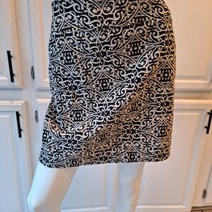 Lulu-B Elegant Black and Cream Pencil Mini Skirt
